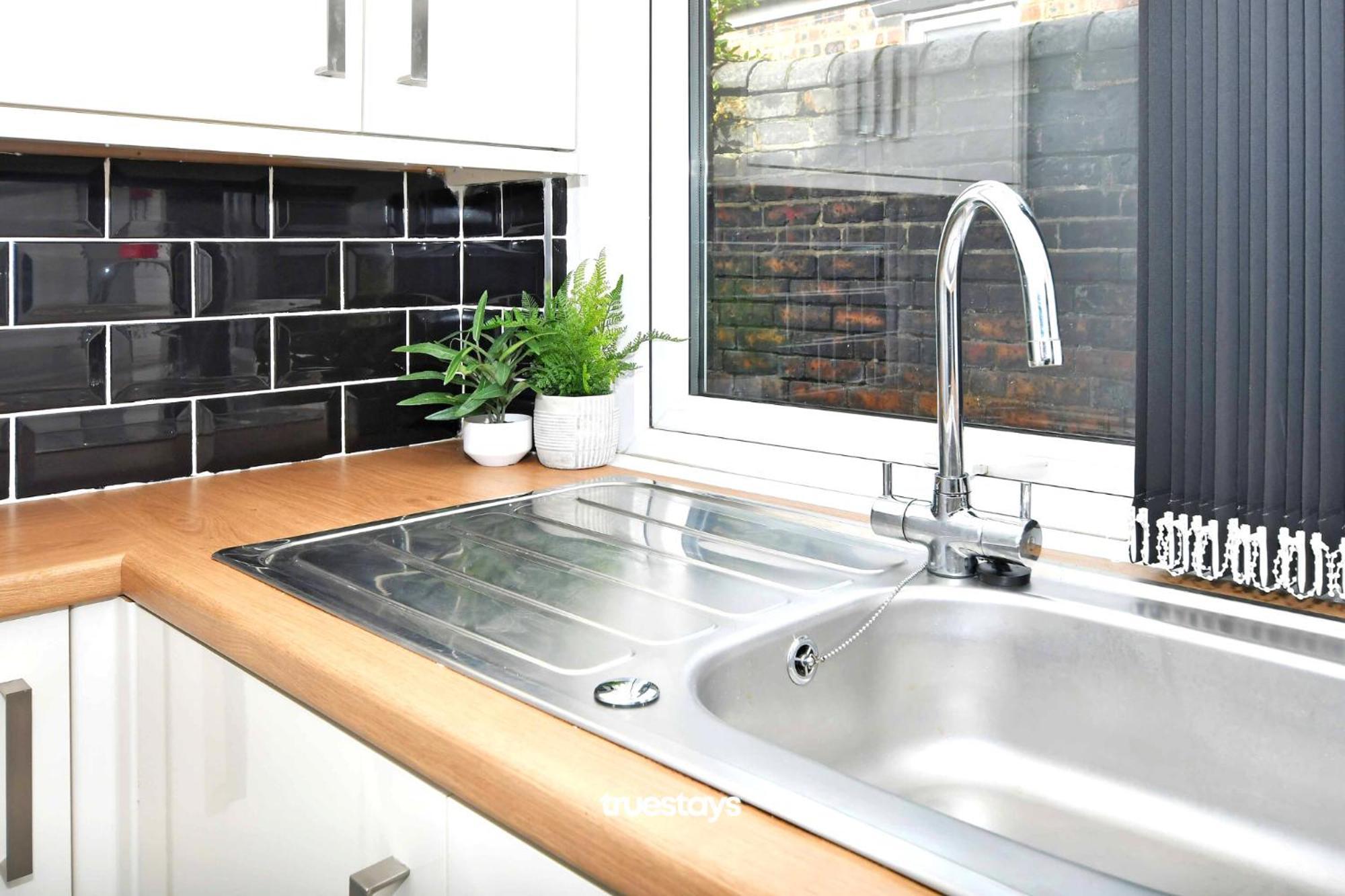 Gilman House By Truestays - 4 Bedroom House In Stoke-On-Trent Etruria Eksteriør billede